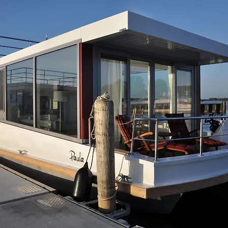 Botel Wave Rider No 2 Comfortable