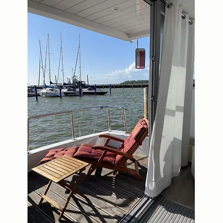 Wave Rider No 2 Comfortable Botel Ribnitz-Damgarten