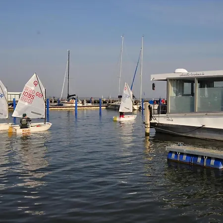 Botel Wave Rider No 2 Comfortable *