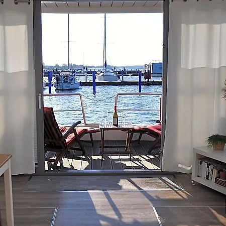 Wave Rider No 2 Comfortable Botel