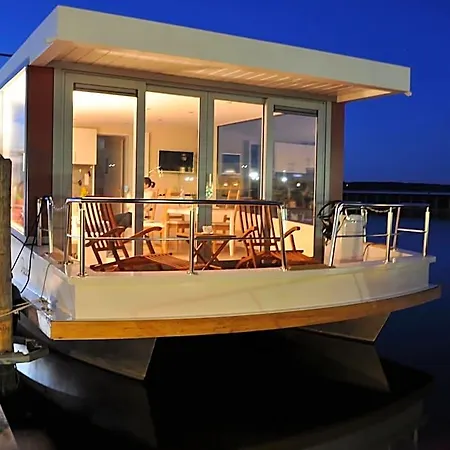 Wave Rider No 2 Comfortable Botel Ribnitz-Damgarten