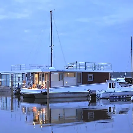 Botel Wave Rider No 2 Comfortable