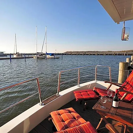 Wave Rider No 2 Comfortable Botel Ribnitz-Damgarten